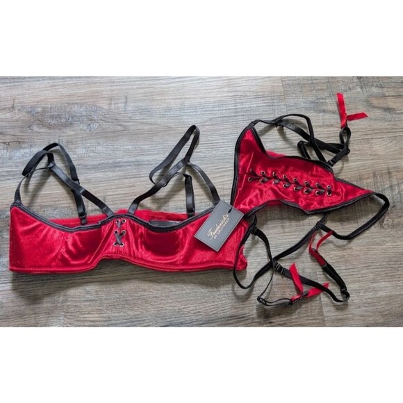 Frederick's of Hollywood Other - NWT Frederick's of Hollywood L Satin Microfibre Shelf Cup Bra & Thong w/Garters